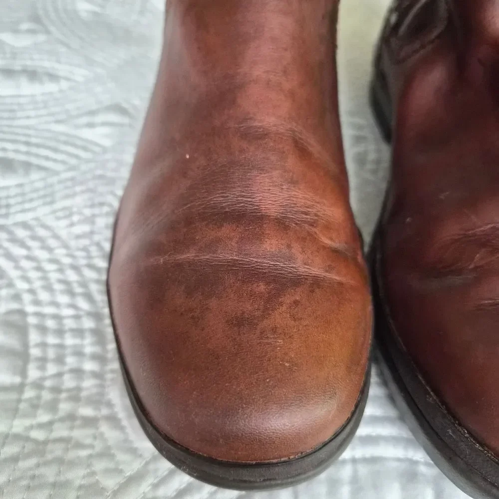 VGUC UGG Elsa Tall Leather Boot Brown Cream size 8